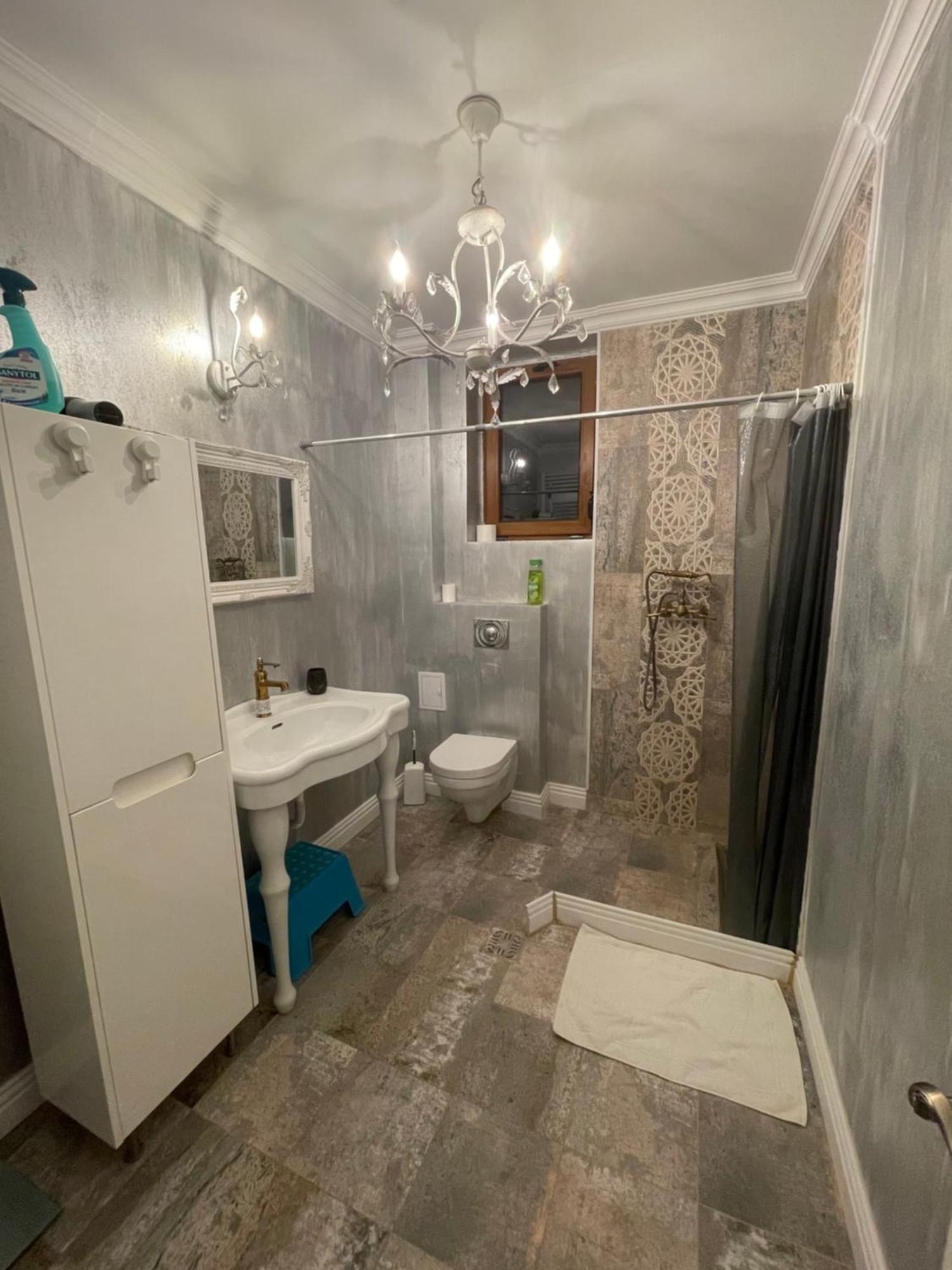 Room In A Private House - 5 Min From Therme And Airport Corbeanca Zewnętrze zdjęcie